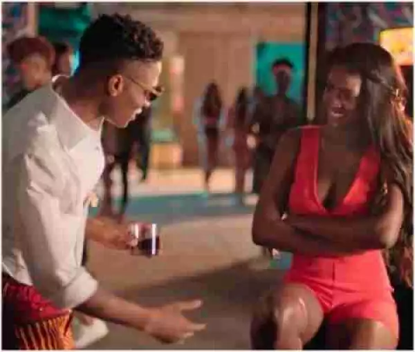 What Will You Do If You Meet Wizkid And Your Girlfriend Like This? (Photos)